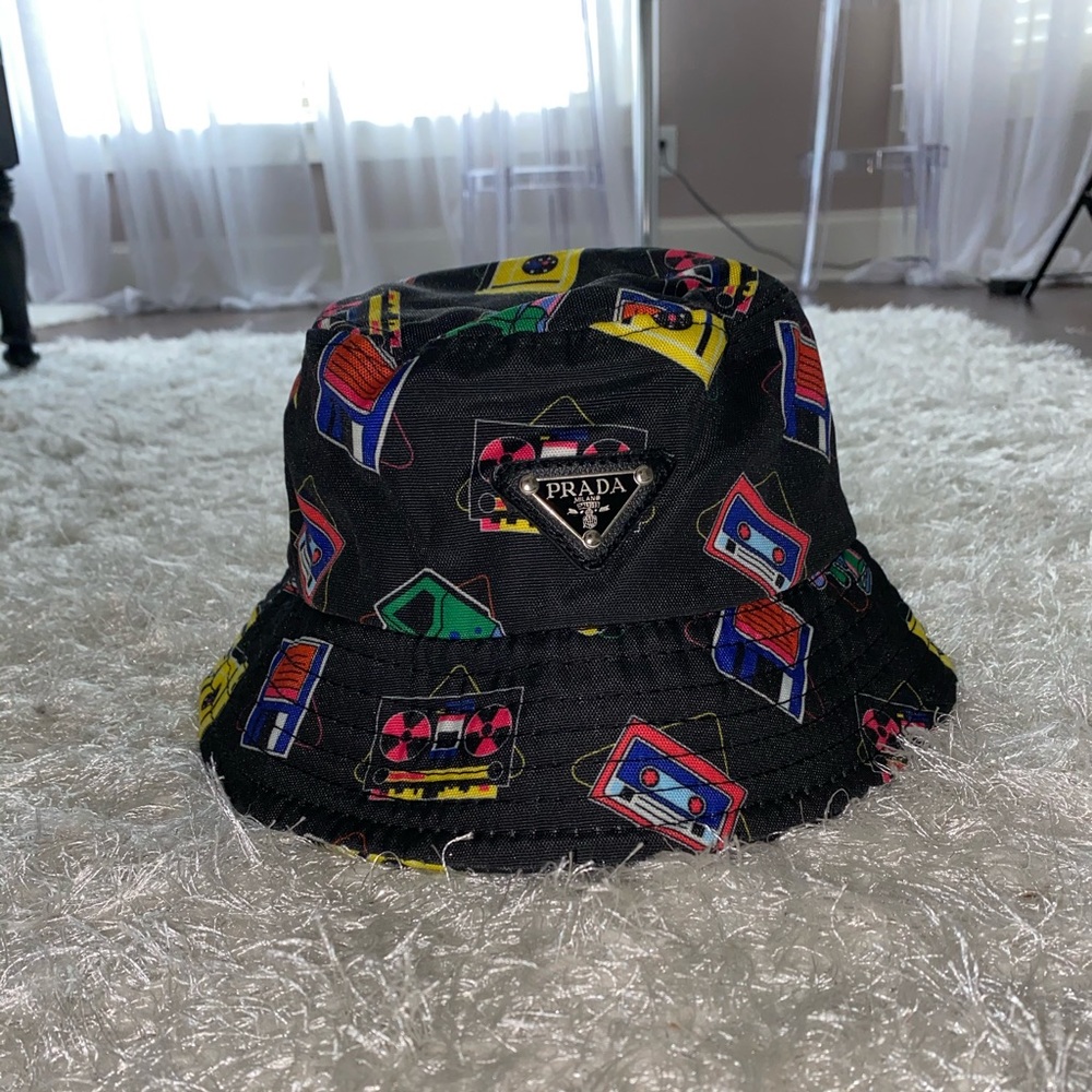 Bucket hat